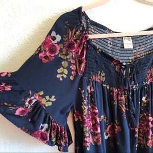 TERRA & SKY Ruffle Sleeved Tie Front Floral Tunic